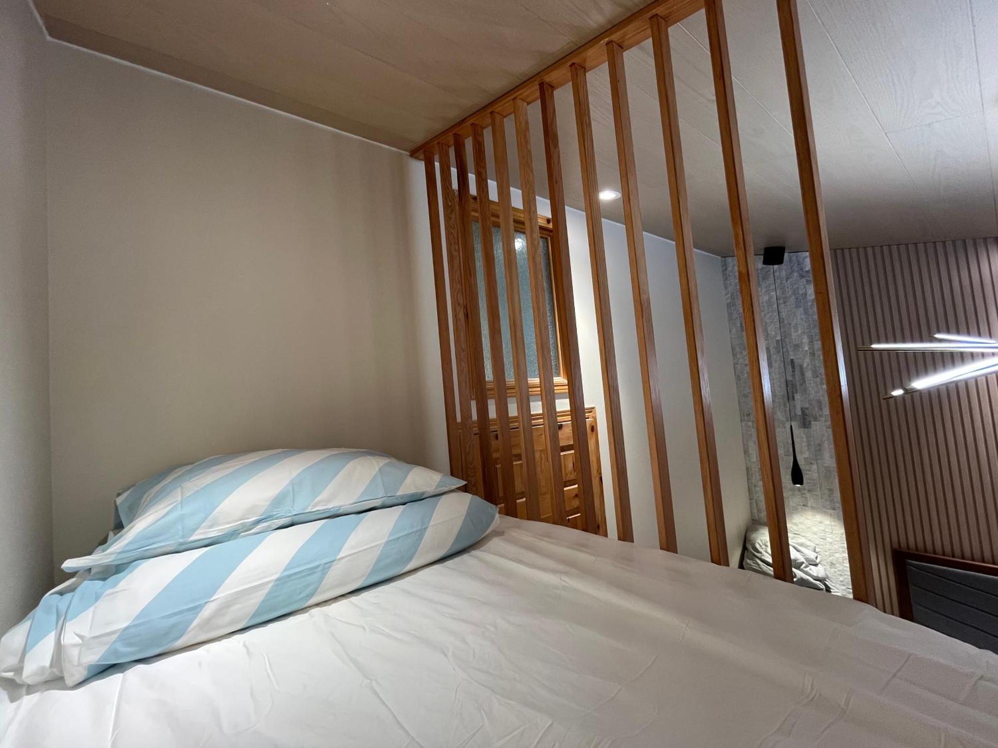 Banff Wood Lodge Канмор Екстериор снимка