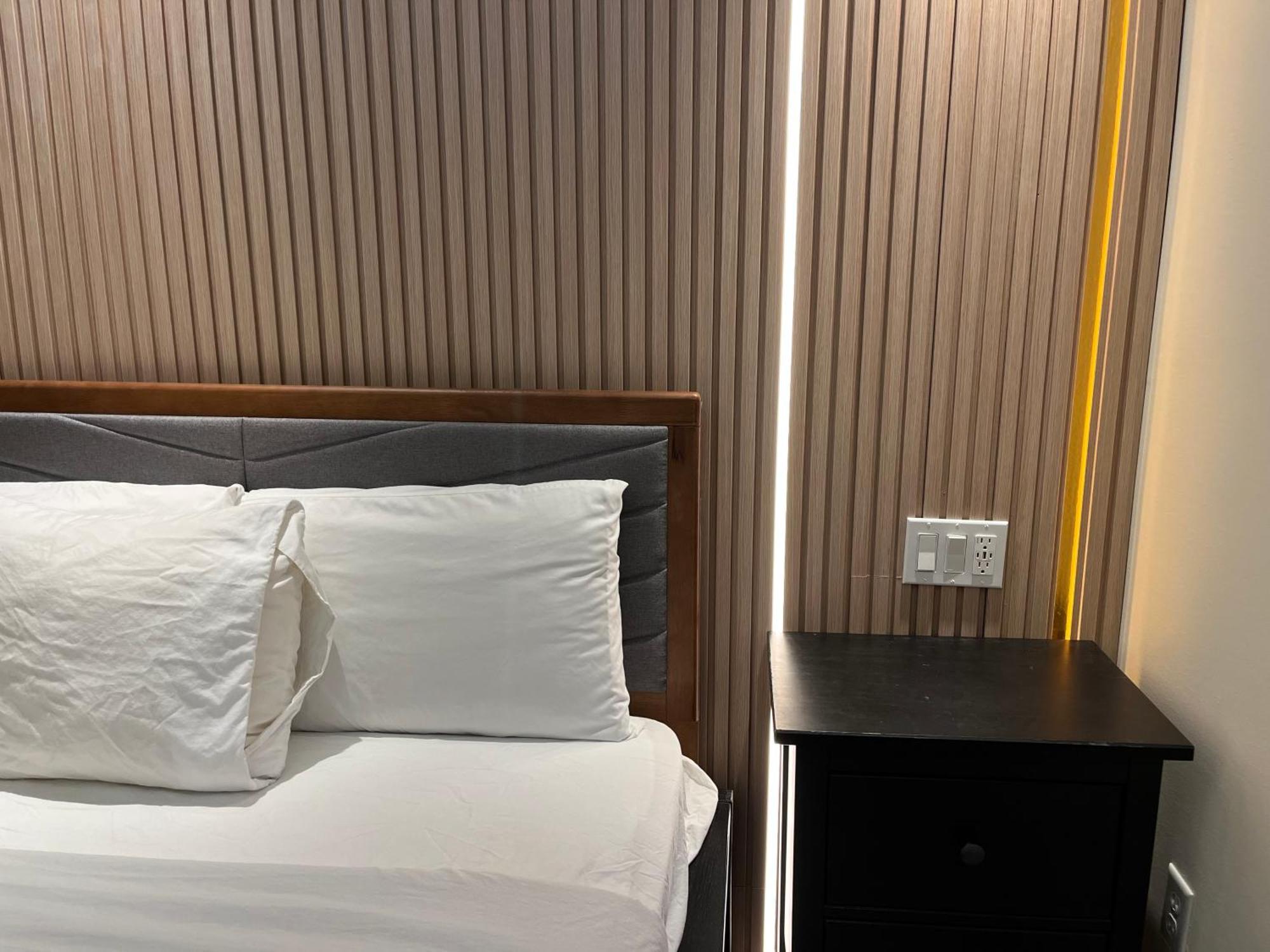 Banff Wood Lodge Канмор Екстериор снимка