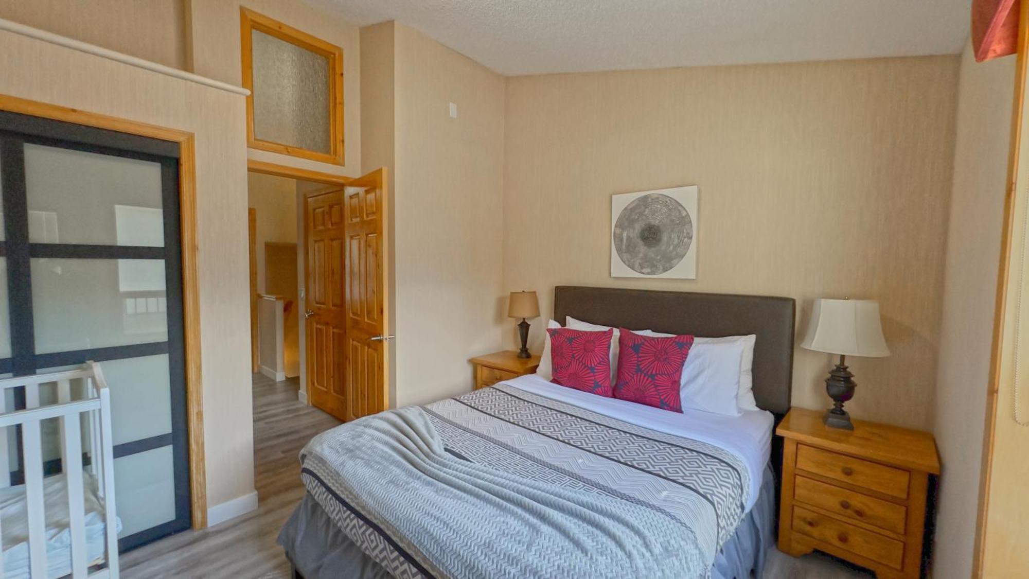 Banff Wood Lodge Канмор Екстериор снимка